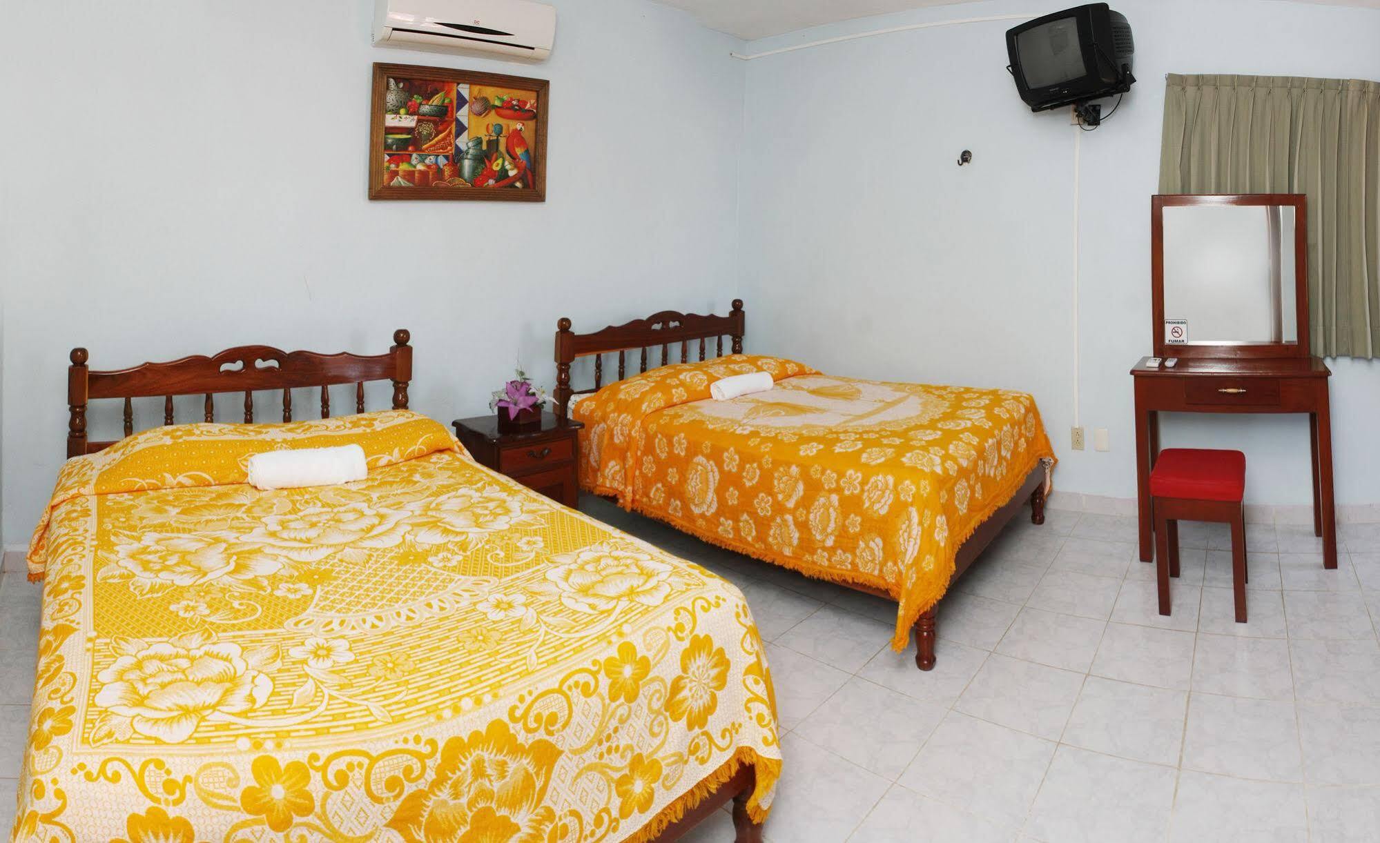 Hotel Hacienda Бакалар Екстериор снимка